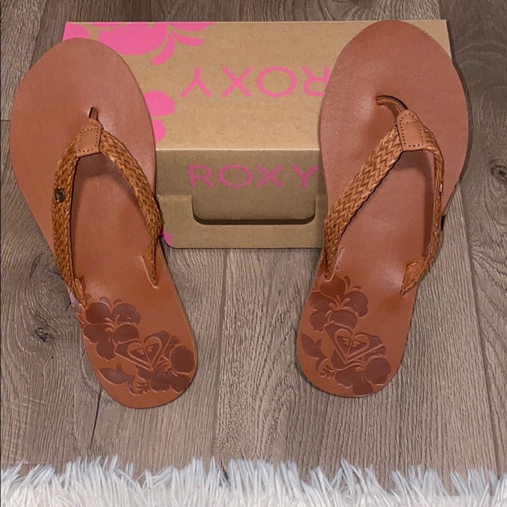 FLIP FLOPS
